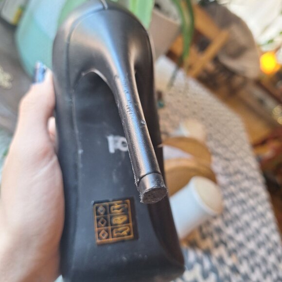 Black High Heel Pumps - Picture 7 of 7